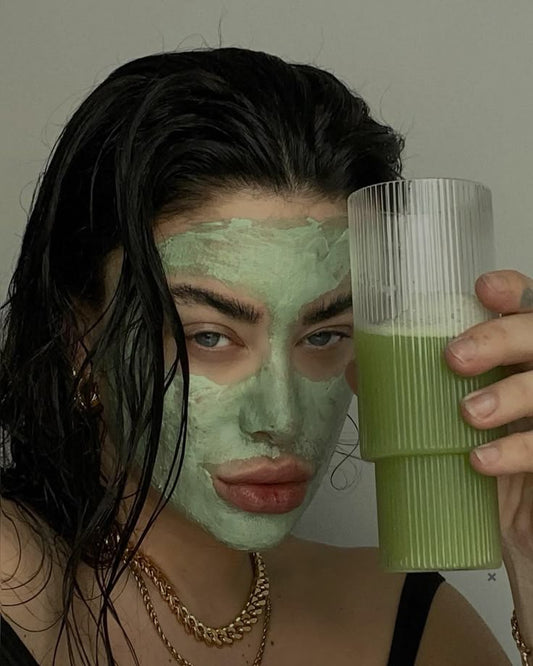 “Jasmin, Thé Vert & Actifs Purifiants : l’alliance anti-taches et anti-boutons”